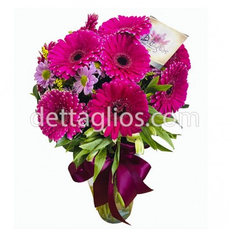 10 gerberas en jarrón