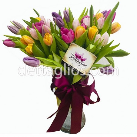 30 tulipanes en Jarrón