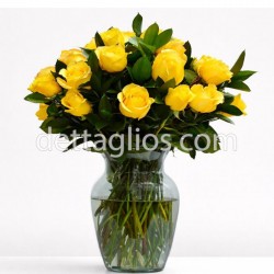 Diseño Floral de 24 rosas amarillas