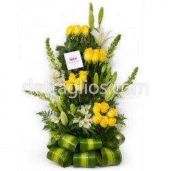 Diseño Floral de 24 rosas amarillas