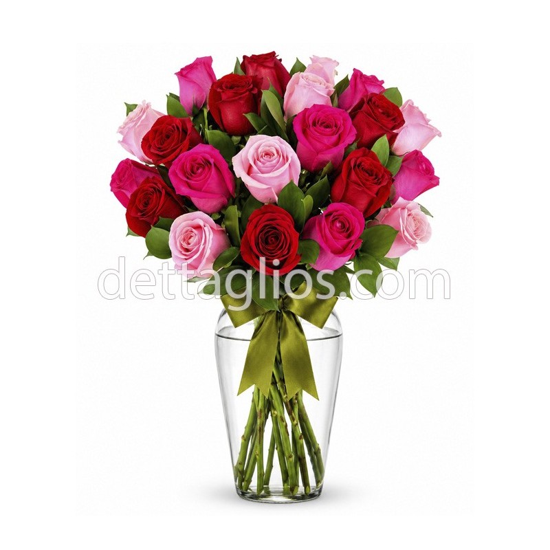 Diseño Floral de 24 rosas en color