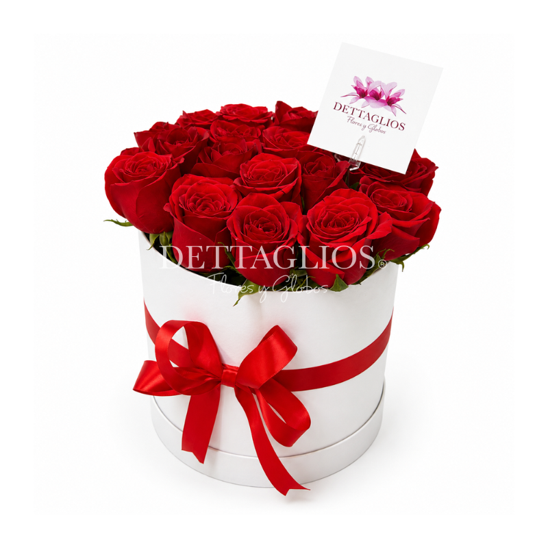 Exquisito diseño floral con rosas en base de cilindro
